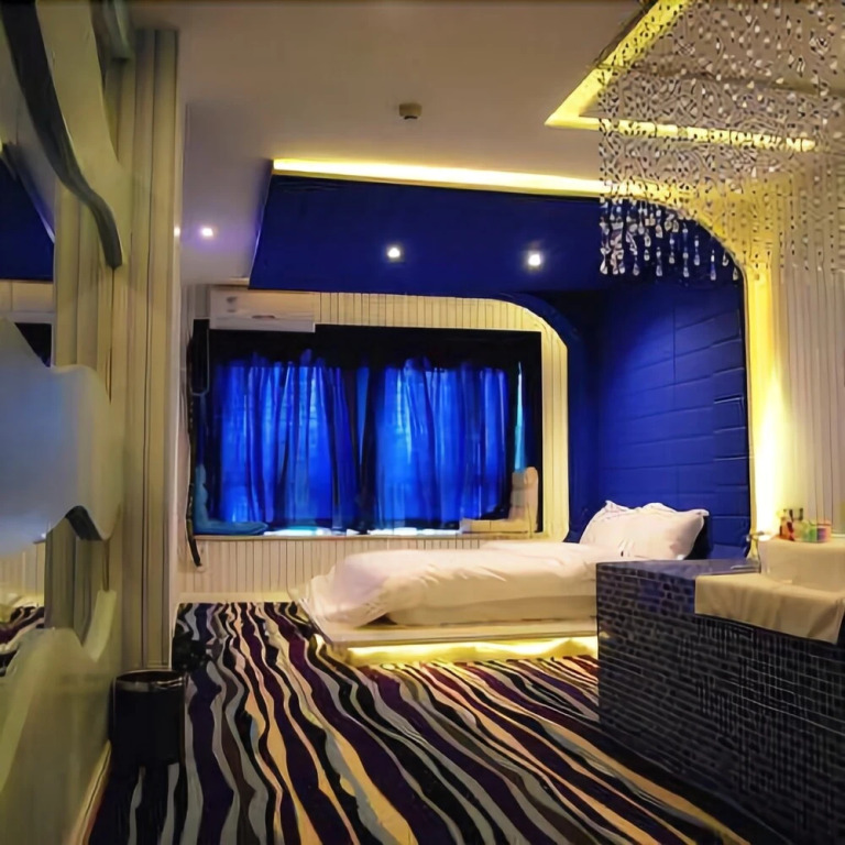 Wuhan Attachment Art Theme Hotel