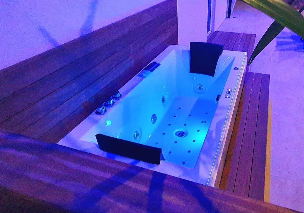 Apartments Lux with pool