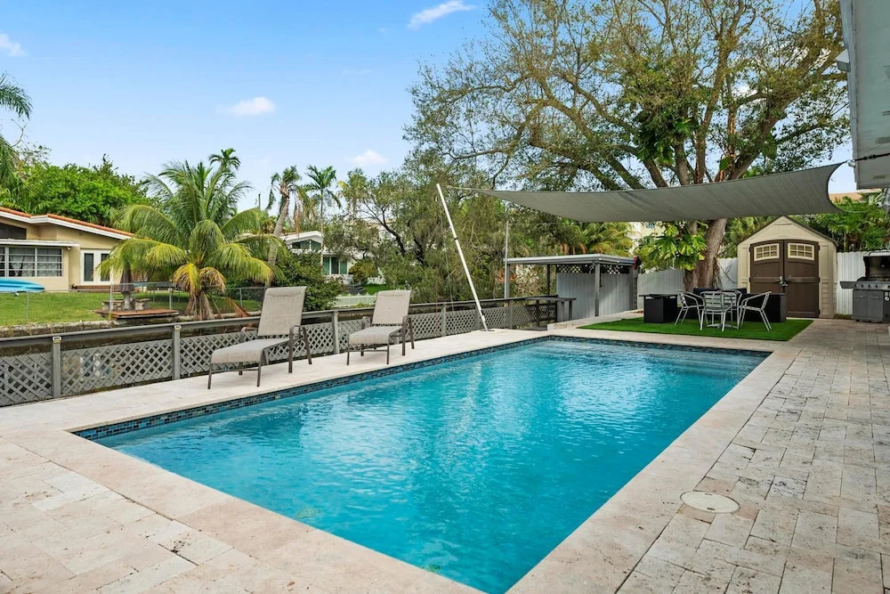 Uhost AI Miami 5BR Heated Pool Hot Tub