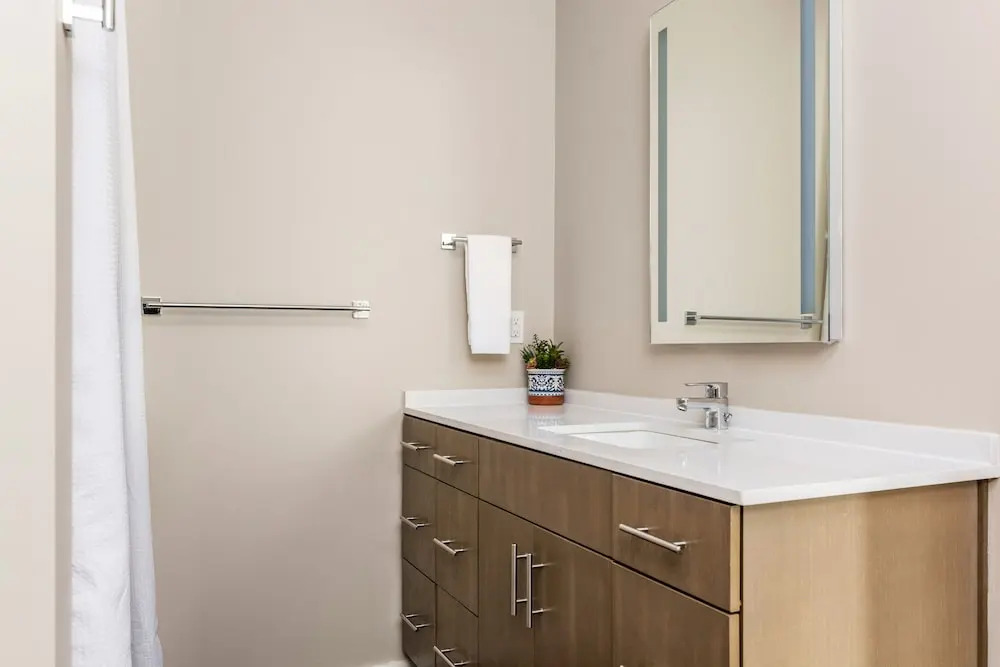 Lllume New Green Community Poolside End Unit 1 Bedroom Condo