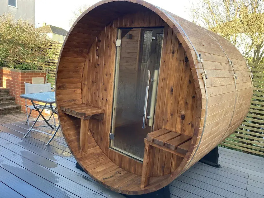 Contemporary Guest House With Outside Barrel Sauna