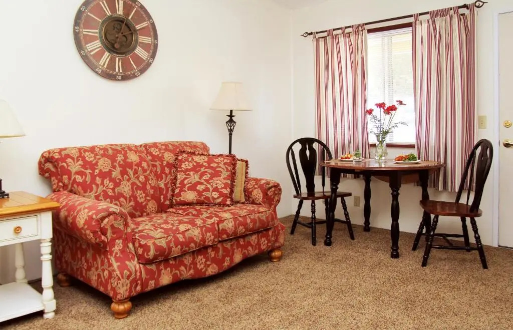 Redwood Suites