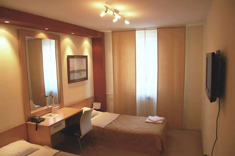 Hotel Tiski Cvet