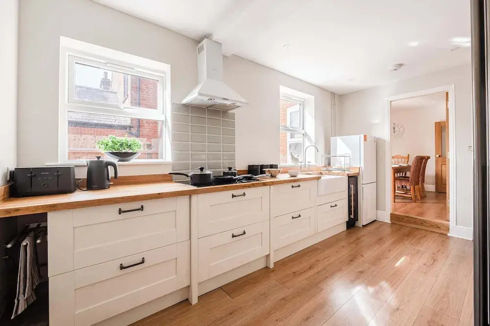 Host Stay Sherrington Road Abode
