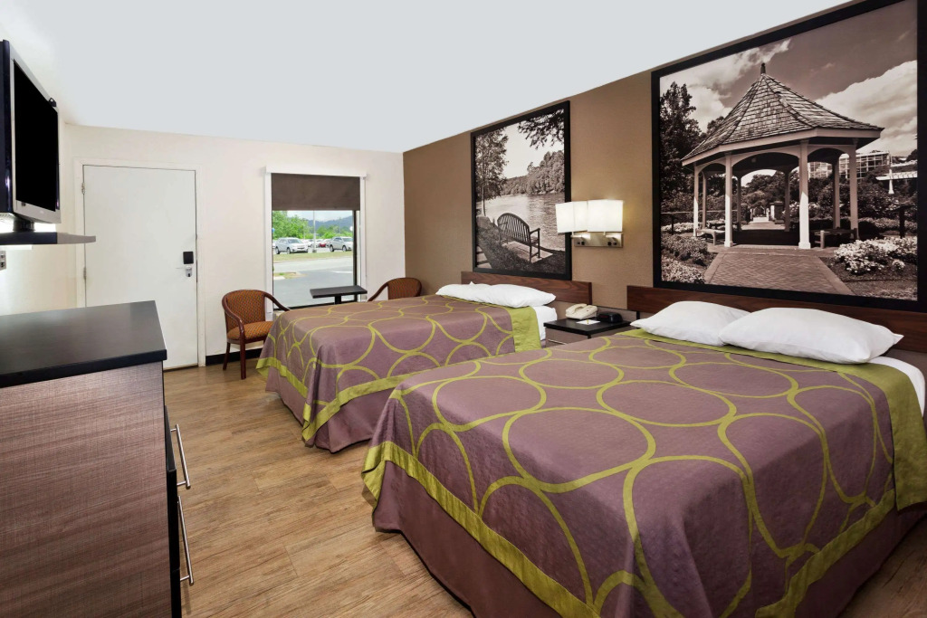 Super 8 by Wyndham Ringgold Chattanooga Area
