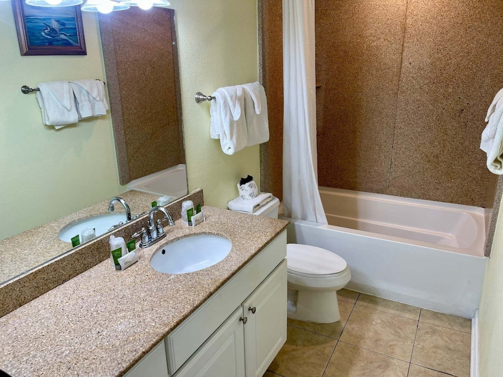 Beachgate Condo Suites And Hotel 533 1 Bedroom Condo
