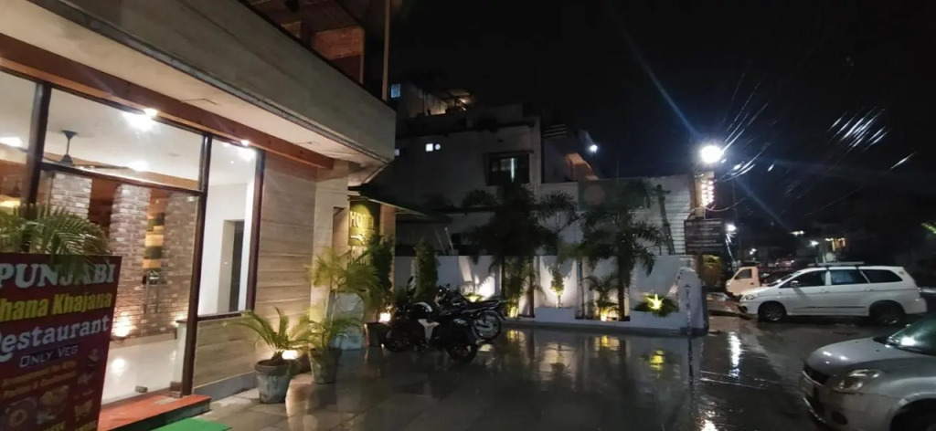 Hotel Samrat