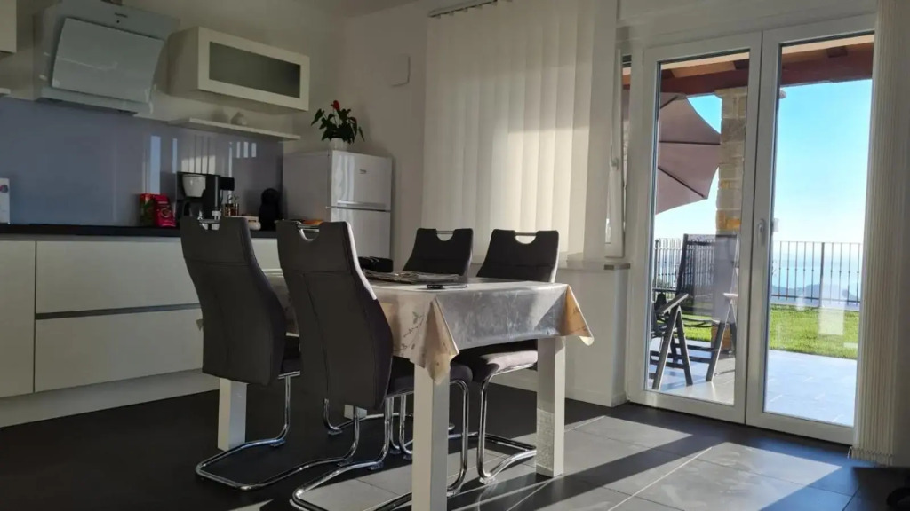 Seaview APARTMENTS HOJA