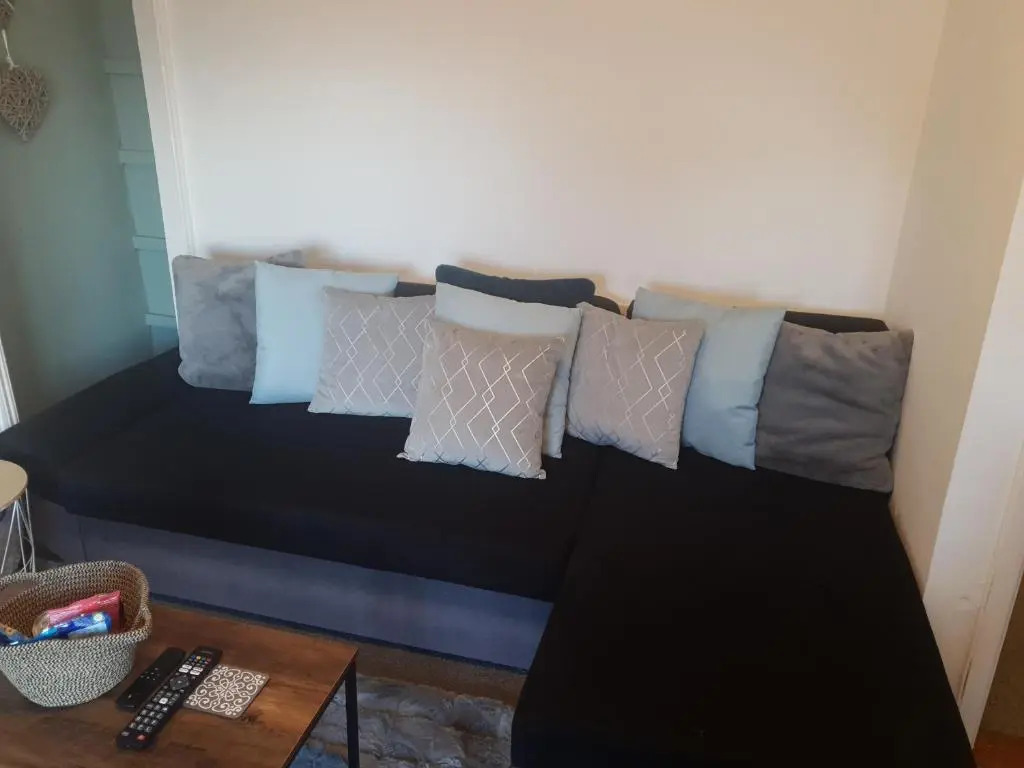Topzy-Turvy - 1 Bedroom Apartment