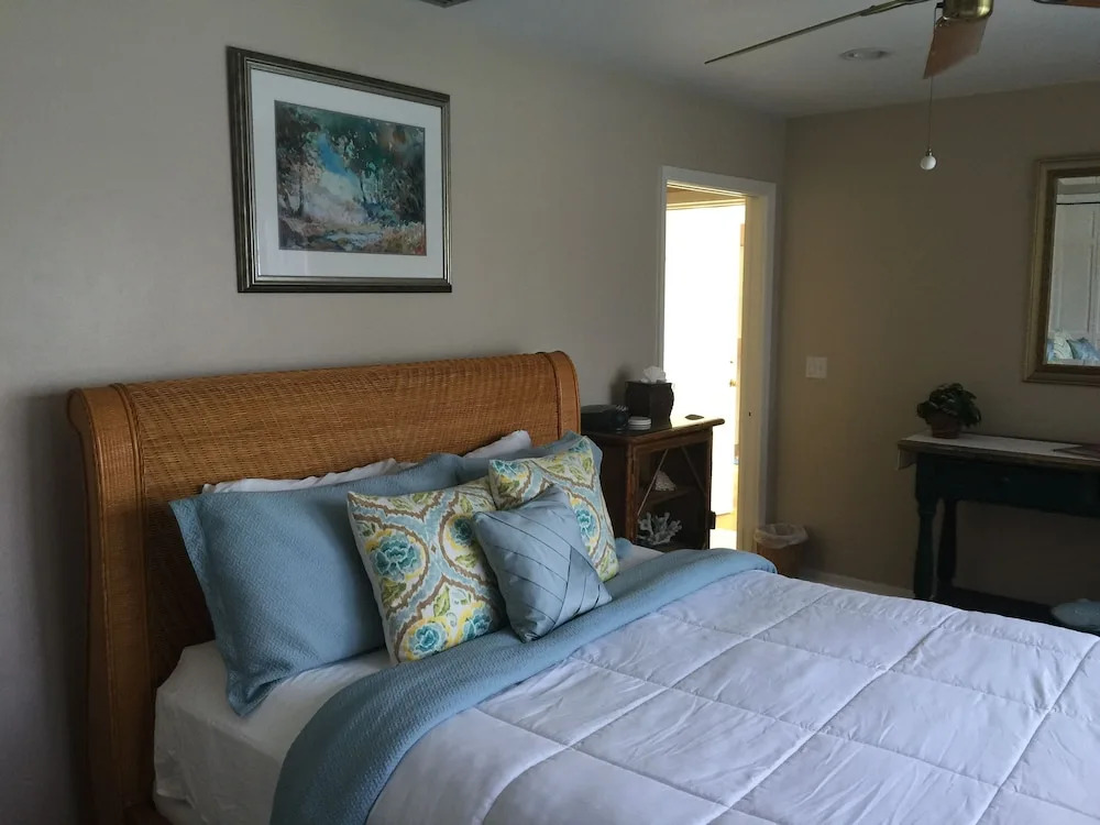 Pasa Tiempo Private Waterfront Resort - Adults Only