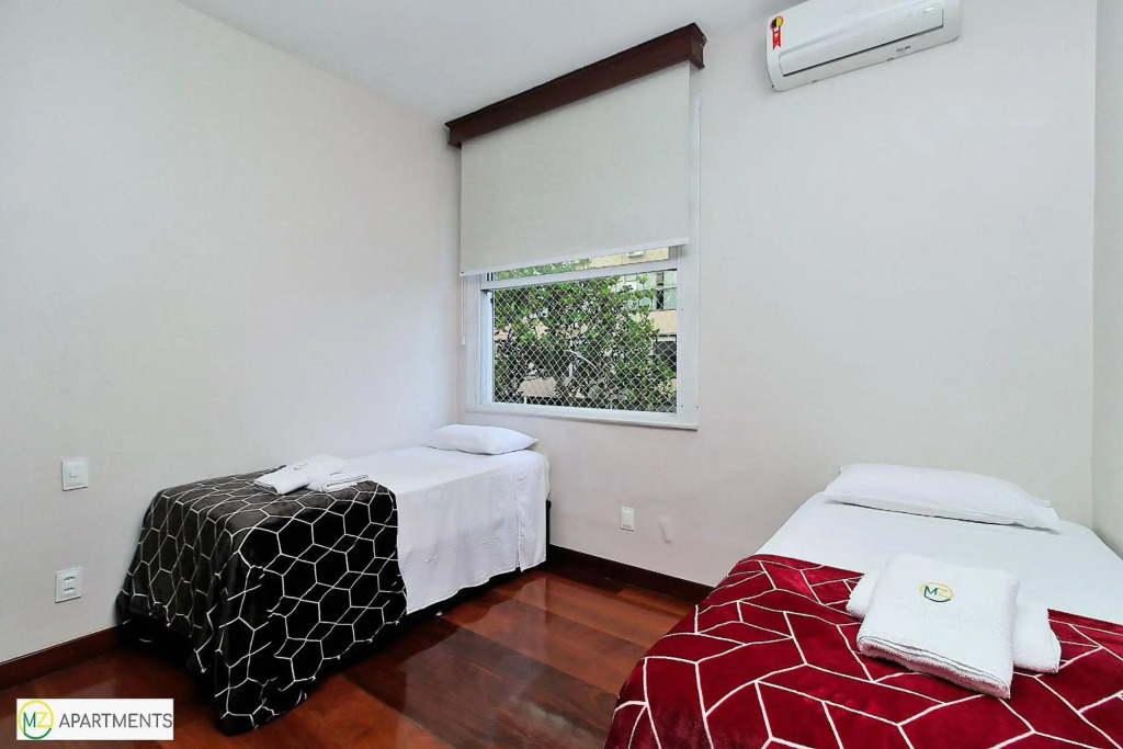 Enorme Sala e 3 quartos suite com vista frontal para o mar no posto 6 em Copacabana para ate 10 pessoas