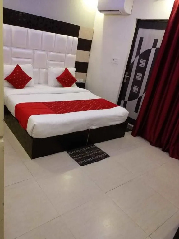 Airport Hotel Royal Inn