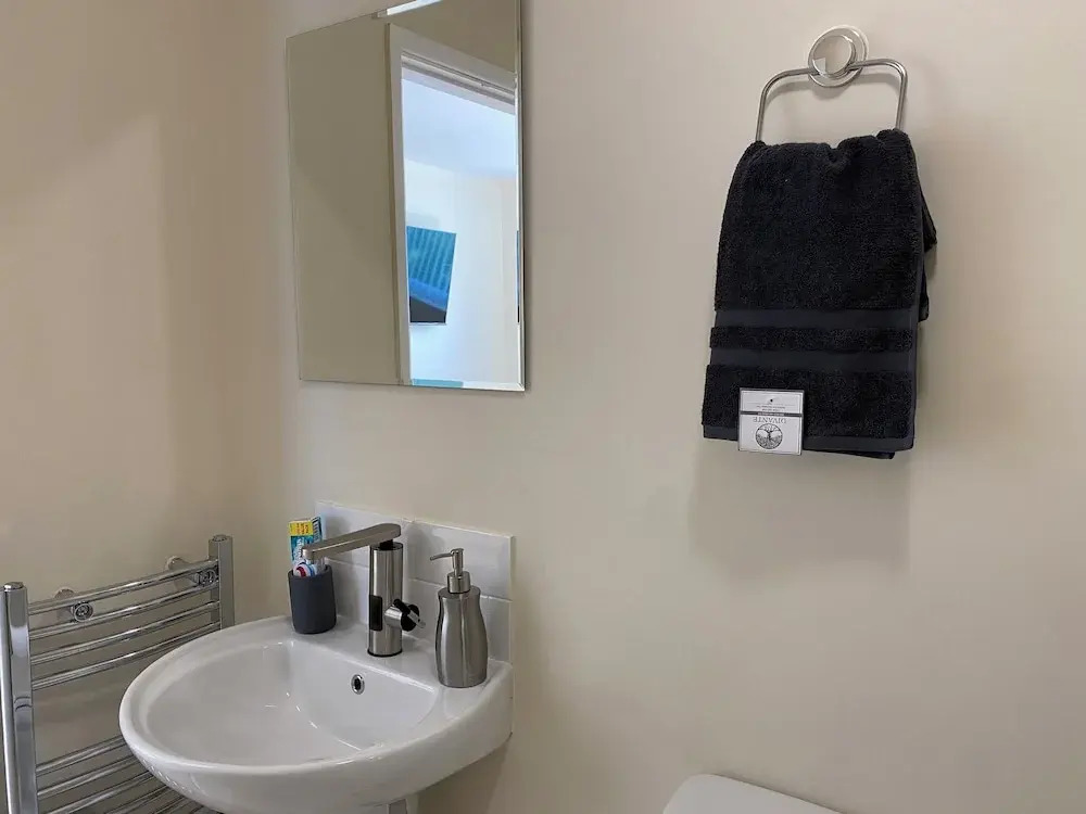 Apartment Sleeps 4, Free Parking, Pets Welcome