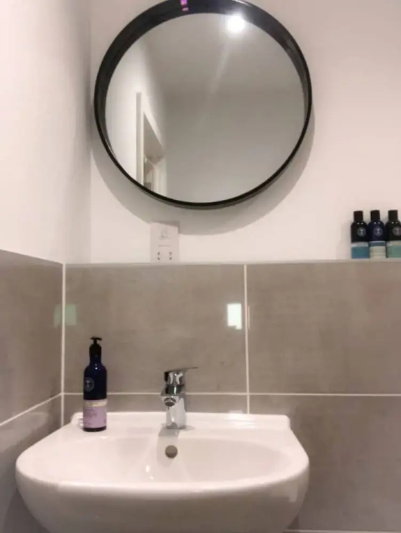 Stylish 2 Bedroom Property With Free Parking