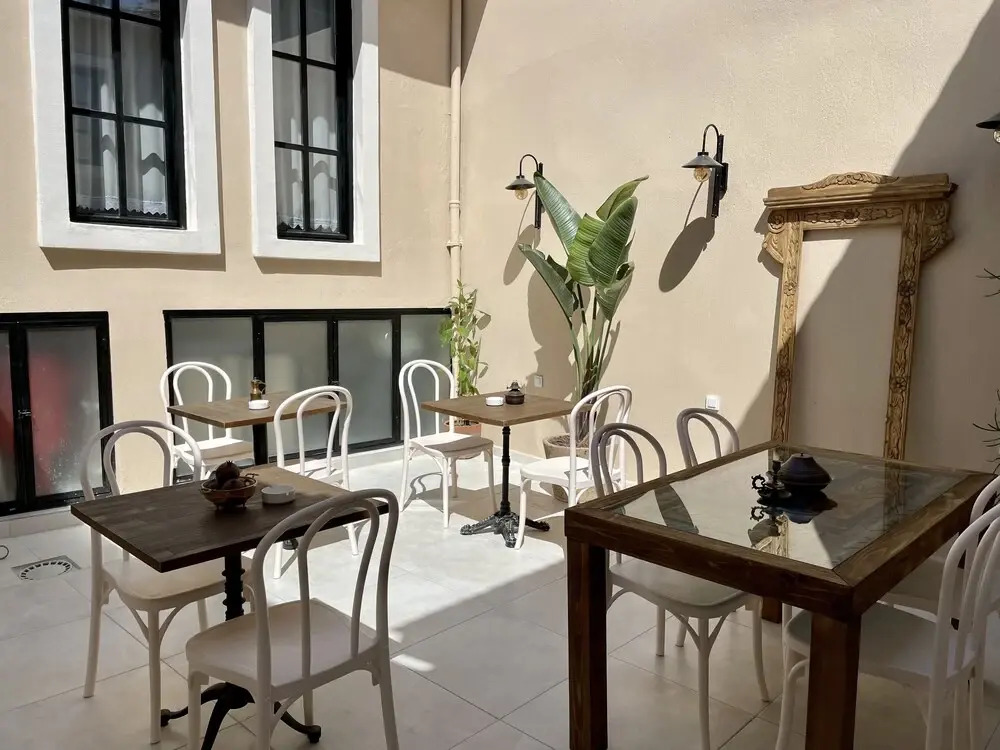 1870 Tas Konak Otel Sanat Sokagi