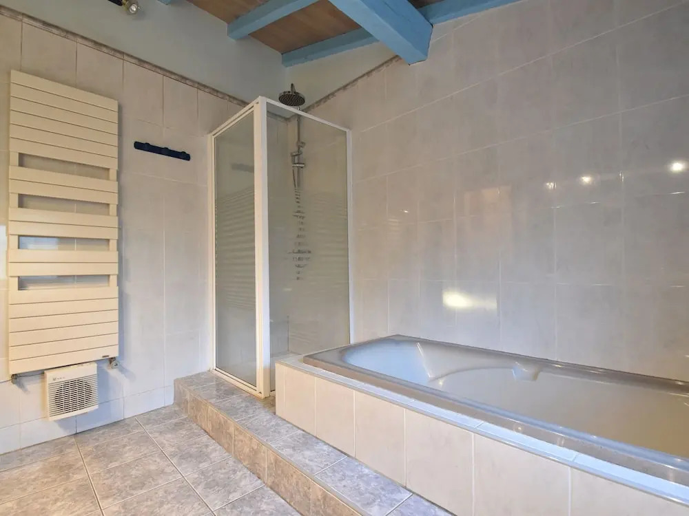 Beautiful Holiday Home with Heated Pool in Cazals France