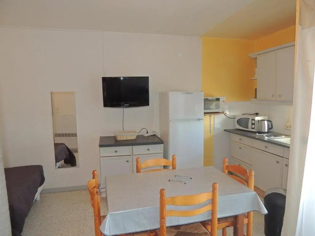 Appartement Balaruc-les-Bains, 1 pièce, 2 personnes - FR-1-571-2