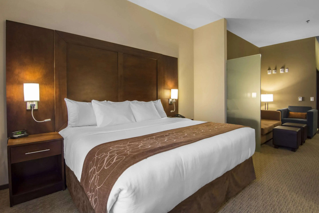 Comfort Suites