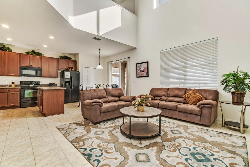 6 Bedrooms 4 Bathrooms Veranda Palms 4457 Np