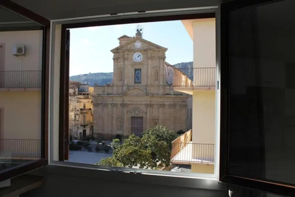 Solemar Sicilia - Piazza Duomo