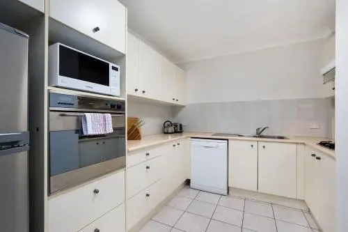 North Ryde Self Contained 2 Bed Apartment (37CULL)