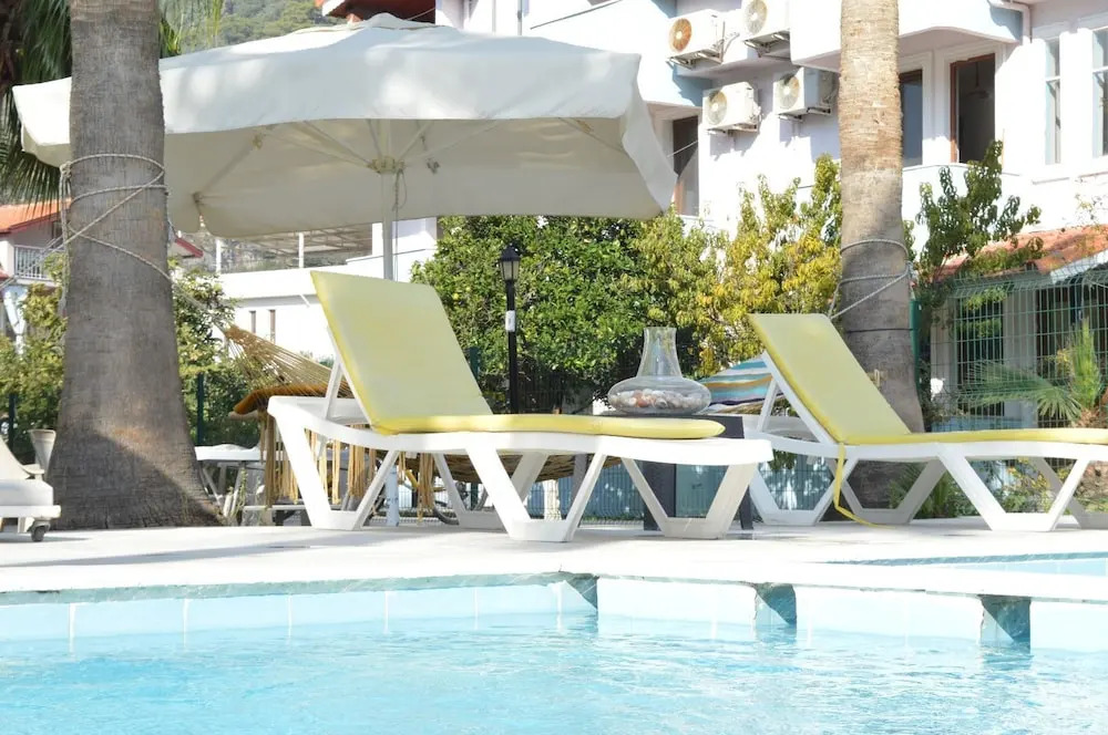 Erasmus Apart Hotel