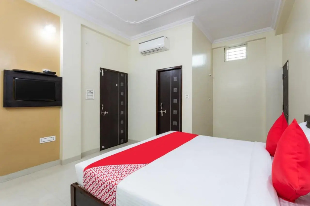 OYO Flagship 70280 Om Gulmohar Avenue