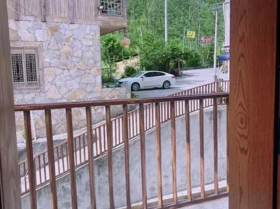 Hailuogou Yang Bailao Jinyinshan Homestay