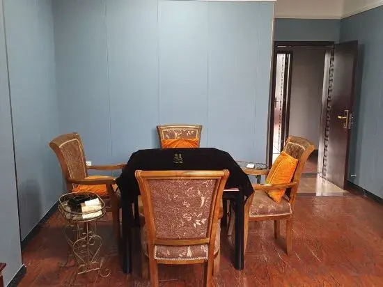Defu Business Hotel (Yilong Xinzhengzhen Branch)