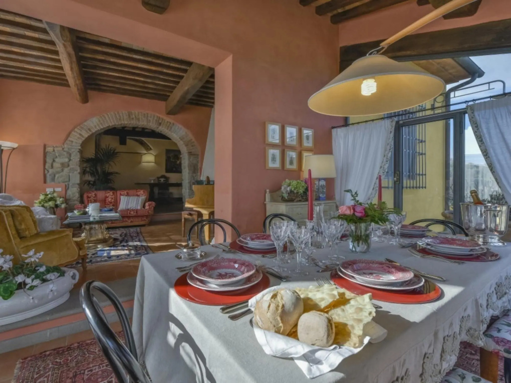 Magnificent Villa in the Countryside Near Pistoia Pool Airco Bbq-villa Lucente