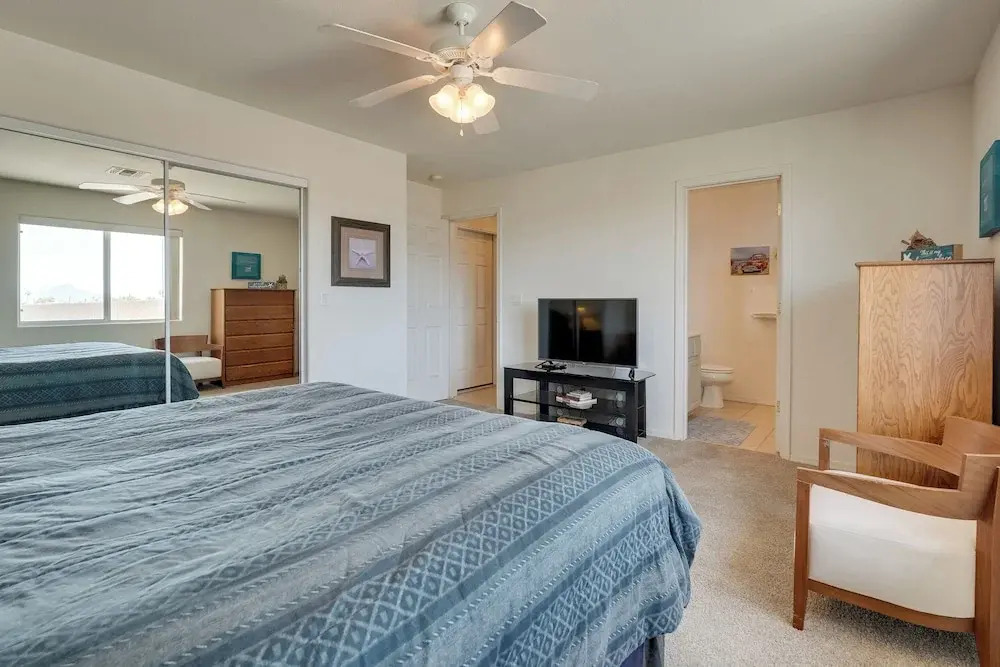 2 Mi to Lake & Dtwn: Lake Havasu City Home!