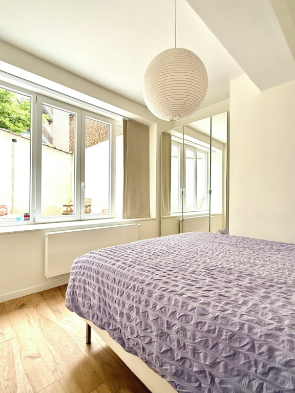 2 bedrooms - baby crib & furnished