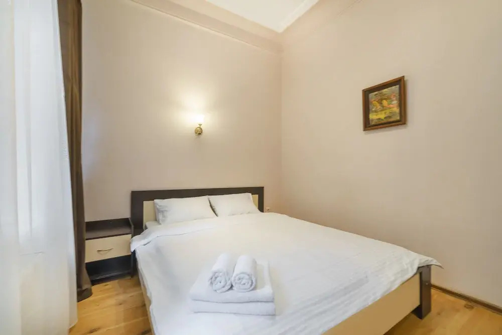 LeonRooms Ekaterinenskaya 18