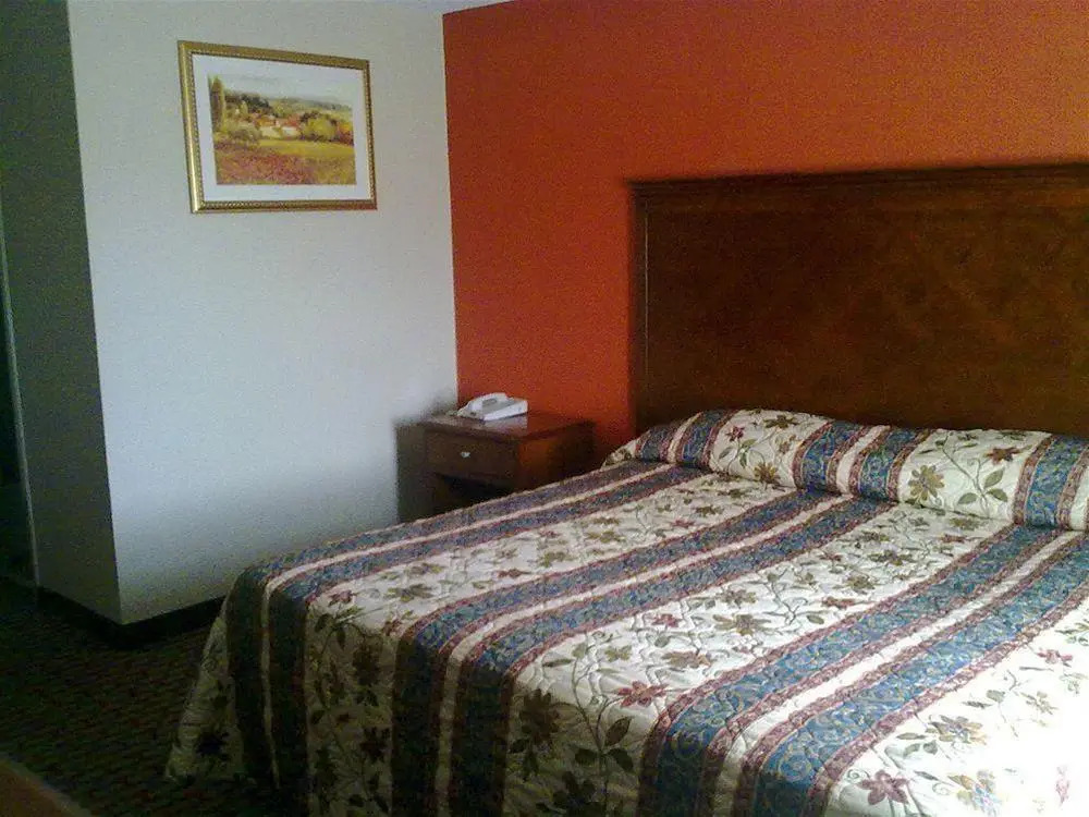 Travelodge by Wyndham Jersey City