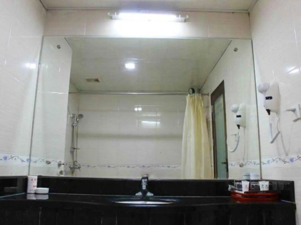 Bailegong Hotel Xinfeng