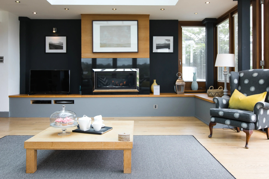 Oaktree Lodge - Luxury Cottage, Hot Tub, Sea Views