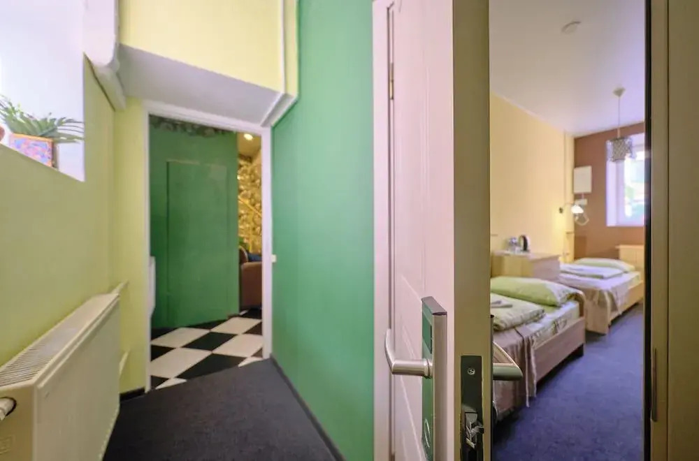 Liberty Island Hotel