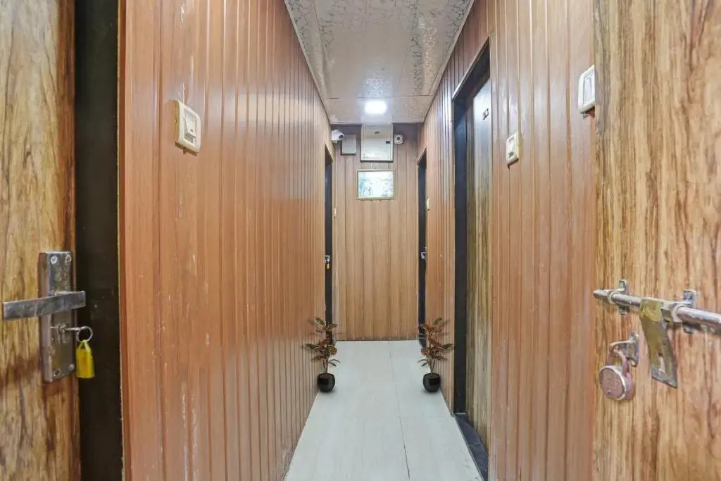 OYO Flagship 80682 Hotel Golden Residency