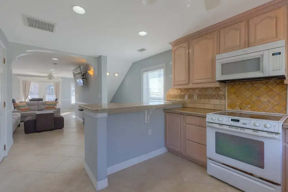Pet Friendly Oceanviews Yellow A! Sleeps 6