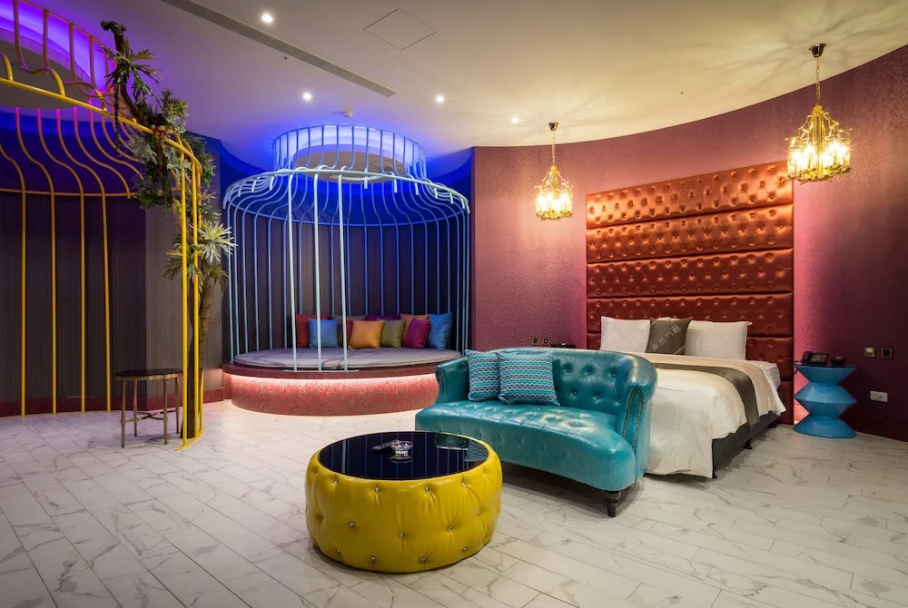 Icolour Villa Motel