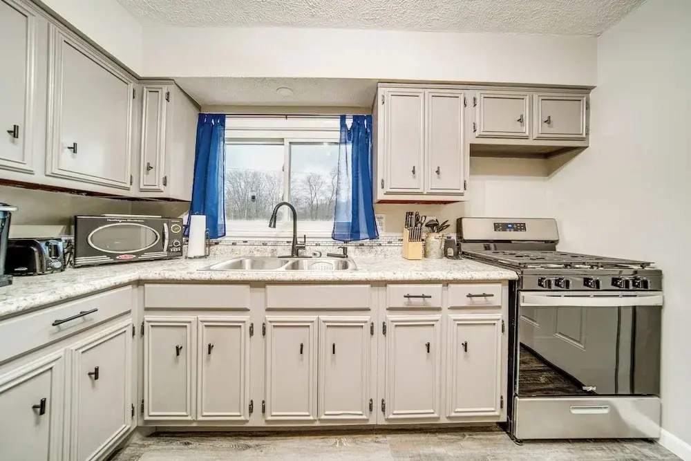 Conneaut Lake Apartment < 1 Mi to Waterfront!
