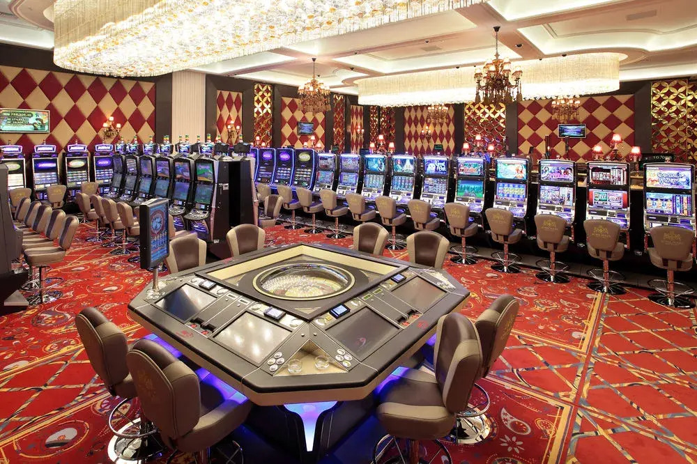 Royal Plaza Hotel and Casino