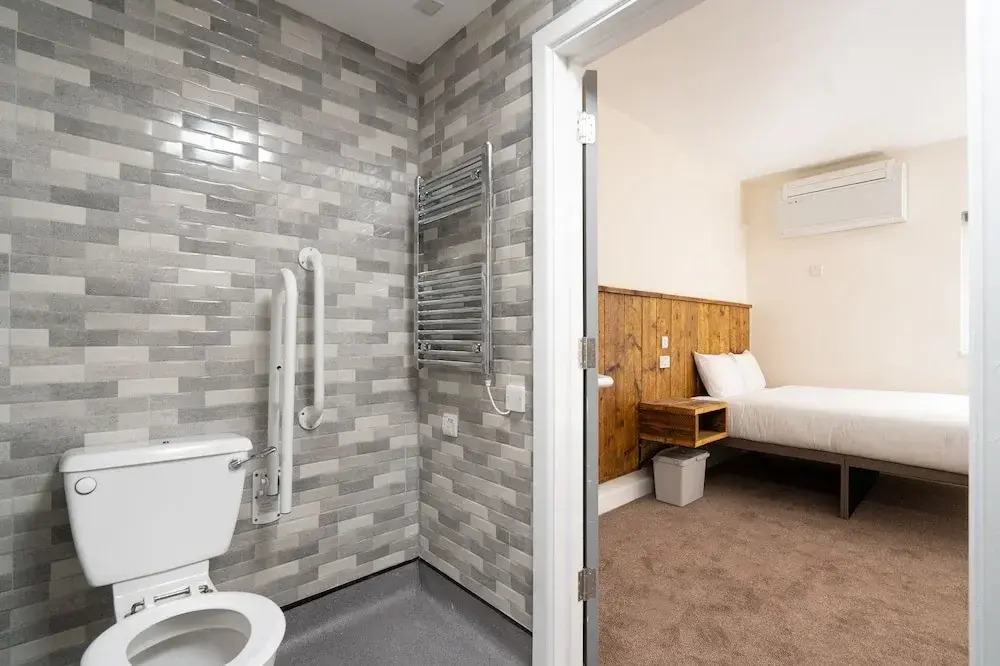 Hotel DC, Stratford