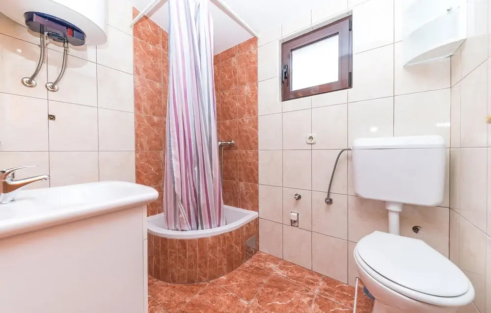 Awesome Apartment in Okrug Donji With 1 Bedrooms and Wifi
