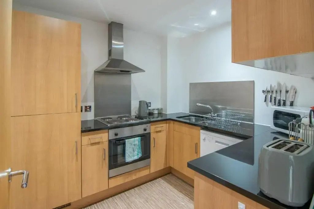 Modern 2 bed apartment, next to Hydro and SECC!