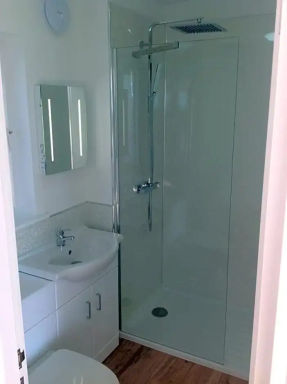 Island View Room 1