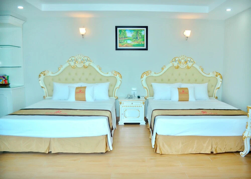 Phoenix Hotel 2