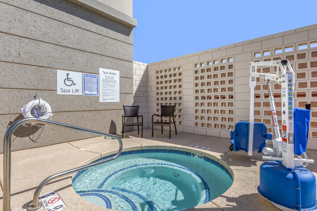 Holiday Inn Express & Suites - Phoenix Dwtn - State Capitol by IHG
