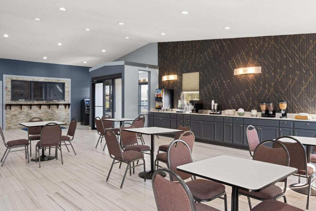 Super 8 by Wyndham Fort Wayne