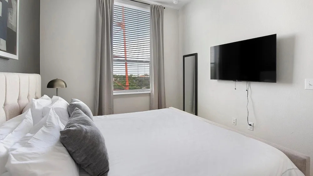 Landing Apartments Near Southtown